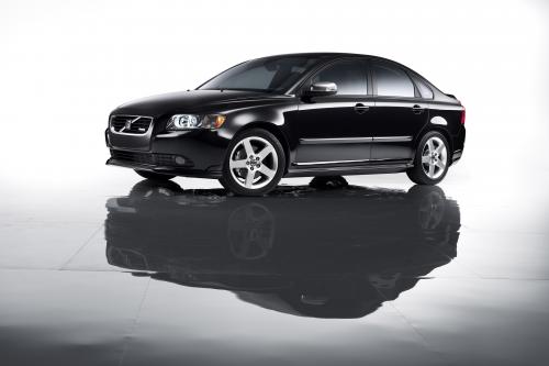 Volvo S40 (2010) - picture 9 of 18