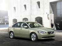 Volvo S40 (2010) - picture 2 of 18