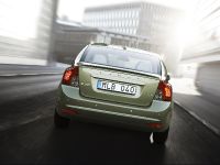 Volvo S40 (2010) - picture 3 of 18