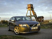 Volvo S40 (2010) - picture 11 of 18