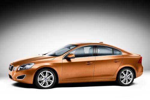 Volvo S60 (2010) - picture 1 of 2