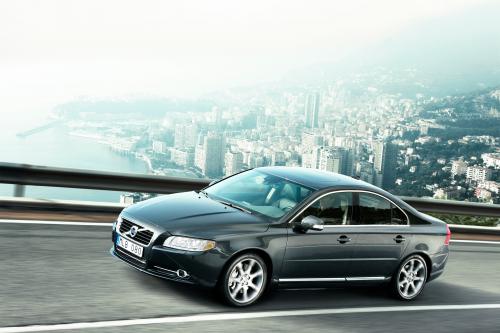 Volvo S80 (2010) - picture 1 of 8