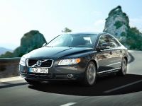 Volvo S80 (2010) - picture 2 of 8