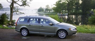 Volvo V70 (2010) - picture 7 of 27