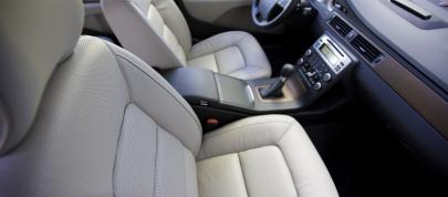 Volvo V70 (2010) - picture 20 of 27