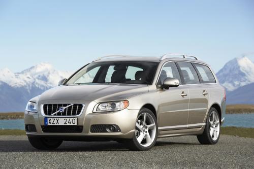 Volvo V70 (2010) - picture 9 of 27