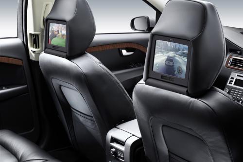 Volvo V70 (2010) - picture 24 of 27