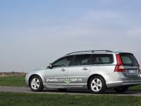 Volvo V70 (2010) - picture 3 of 27