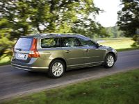 Volvo V70 (2010) - picture 8 of 27