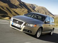 Volvo V70 (2010) - picture 10 of 27