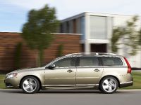 Volvo V70 (2010) - picture 11 of 27
