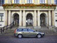 Volvo V70 (2010) - picture 13 of 27