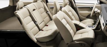 Volvo XC70 (2010) - picture 15 of 24