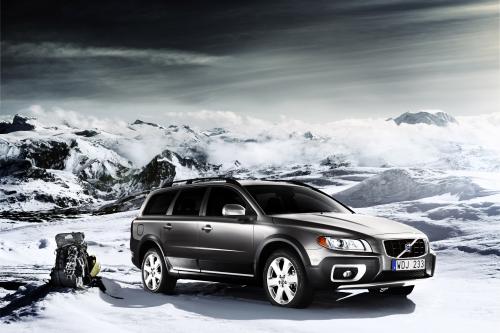 Volvo XC70 (2010) - picture 1 of 24
