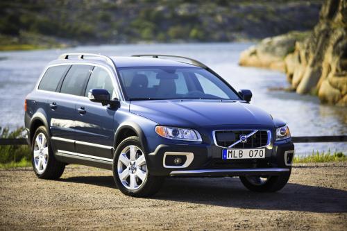 Volvo XC70 (2010) - picture 8 of 24