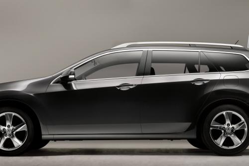 Acura TSX Sport Wagon (2011) - picture 8 of 18
