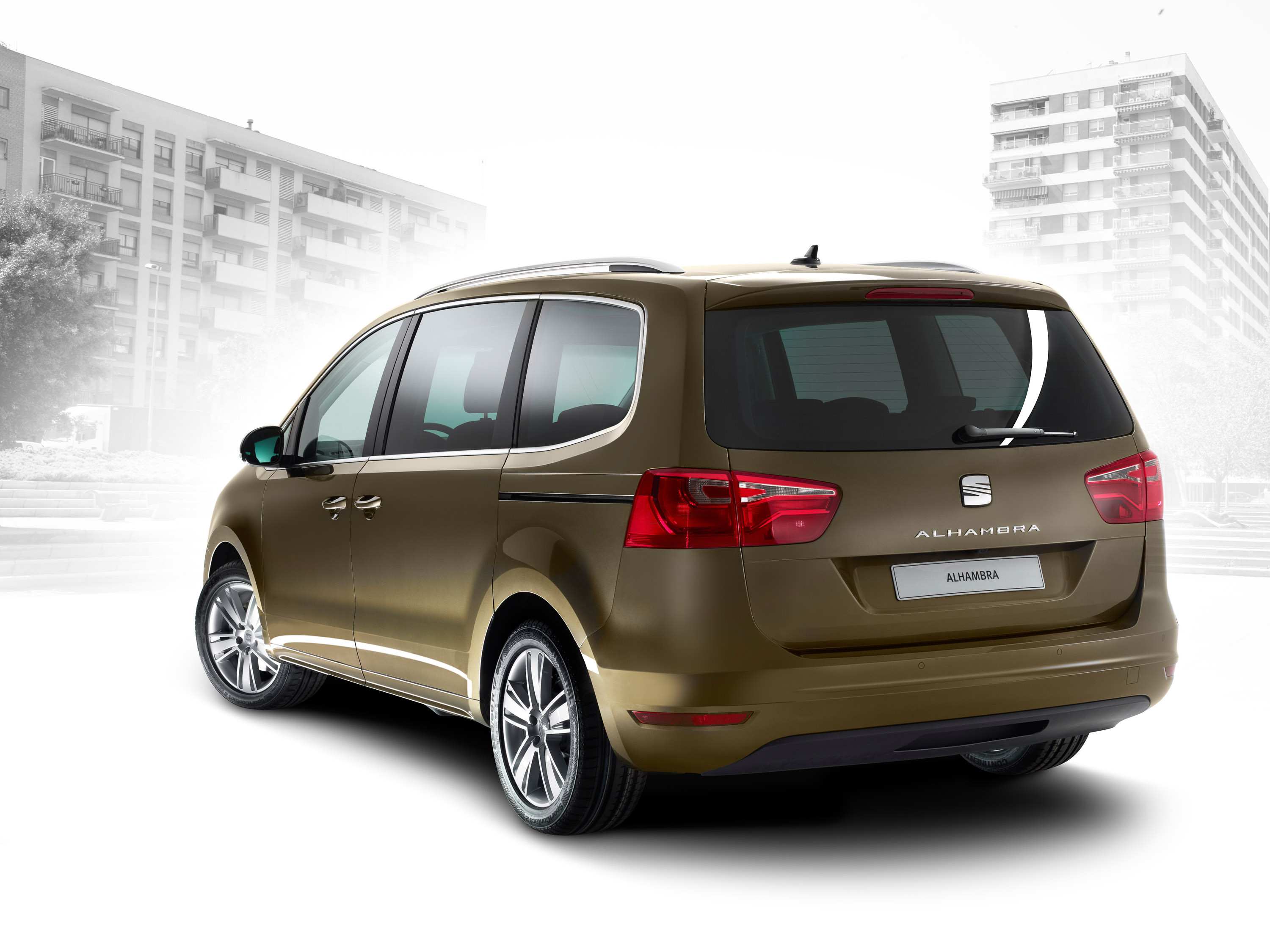 Семейный автомобиль до 1 млн. Seat Alhambra. Сеат минивэн Альхамбра. Сеат Альгамбра 2013. Seat Alhambra 2015.