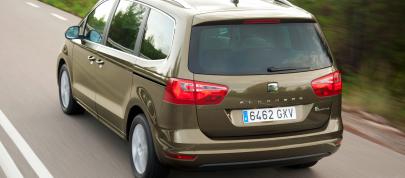 Seat Alhambra (2011) - picture 15 of 44