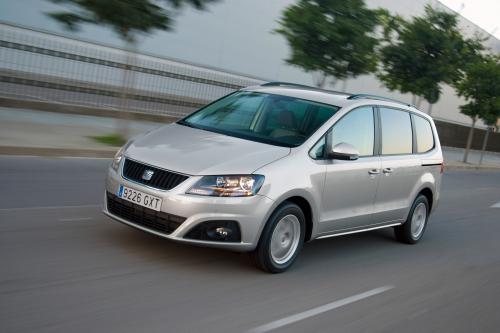 Seat Alhambra (2011) - picture 17 of 44