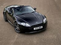 Aston Martin V8 Vantage N420 Roadster (2011) - picture 3 of 18