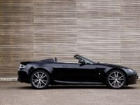 Aston Martin V8 Vantage N420 Roadster (2011) - picture 6 of 18