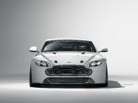 Aston Martin Vantage GT4 (2011) - picture 3 of 5