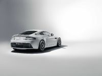 Aston Martin Vantage GT4 (2011) - picture 2 of 5
