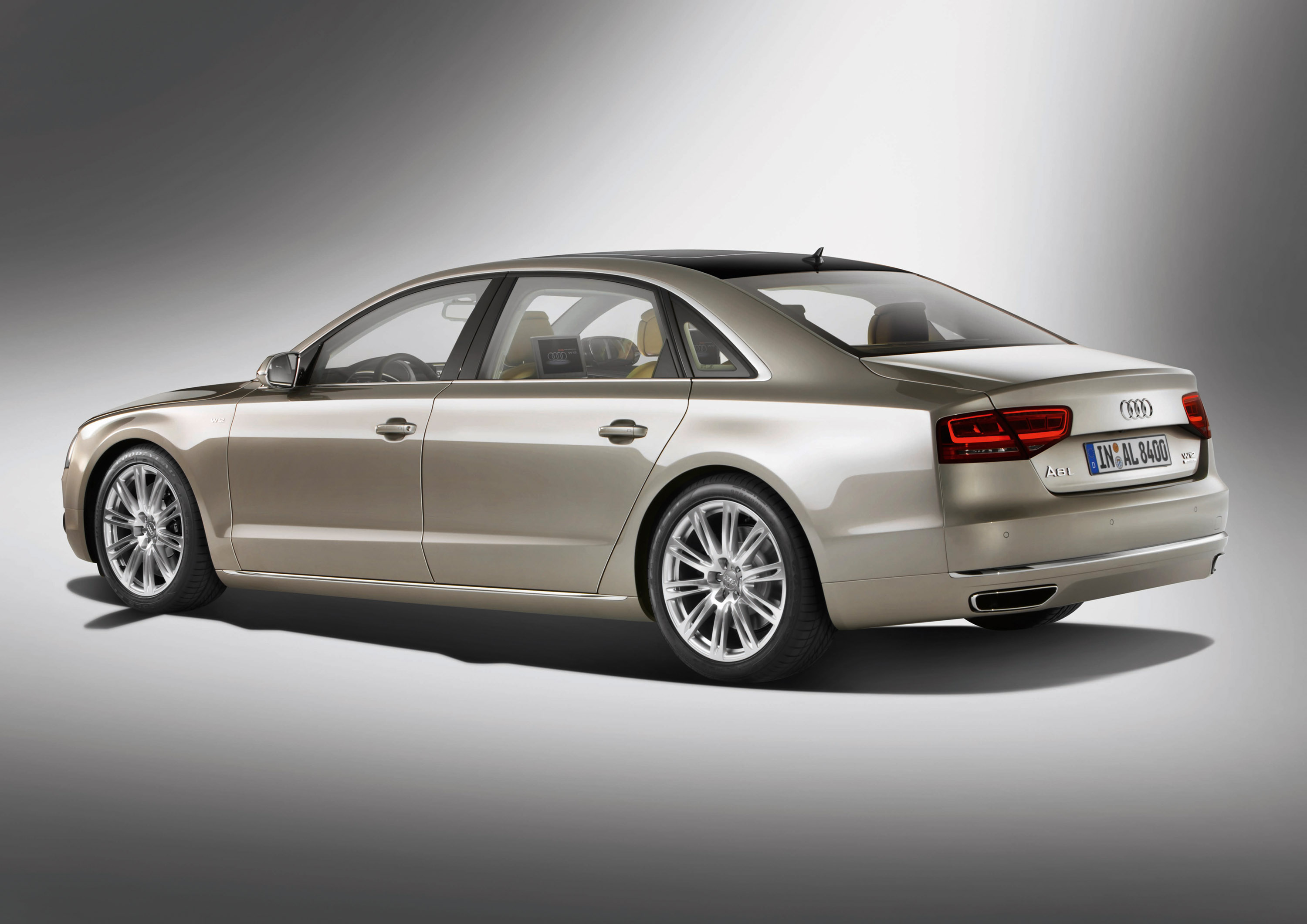 Audi A8 L W12 quattro