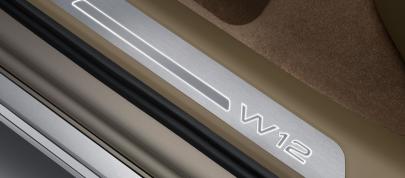 Audi A8 L W12 quattro (2011) - picture 12 of 20