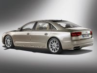 Audi A8 L W12 quattro (2011) - picture 2 of 20