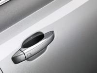 Audi A8 L (2011) - picture 14 of 20