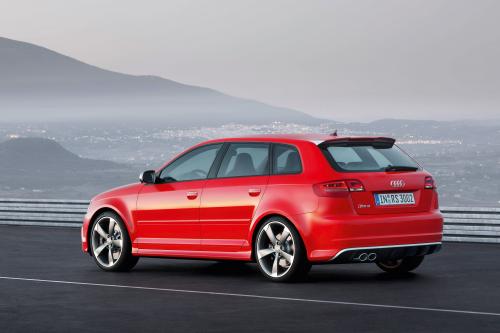 Audi RS 3 Sportback (2011) - picture 8 of 40