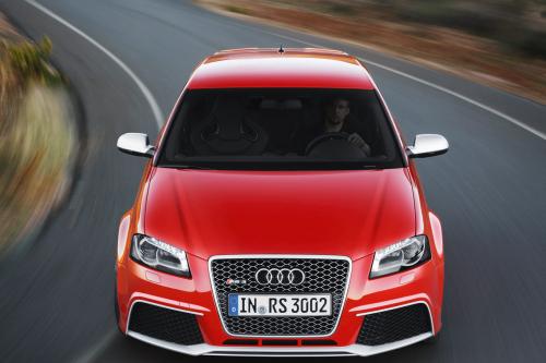 Audi RS3 (2011) - picture 16 of 39
