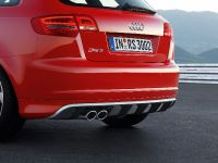 Audi RS3 (2011) - picture 27 of 39