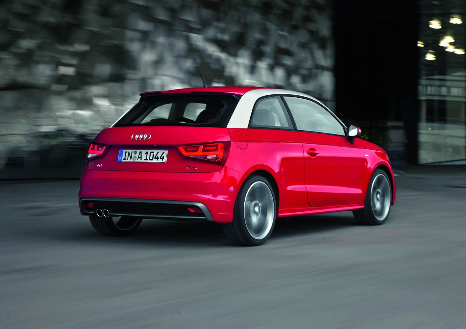 Audi S1