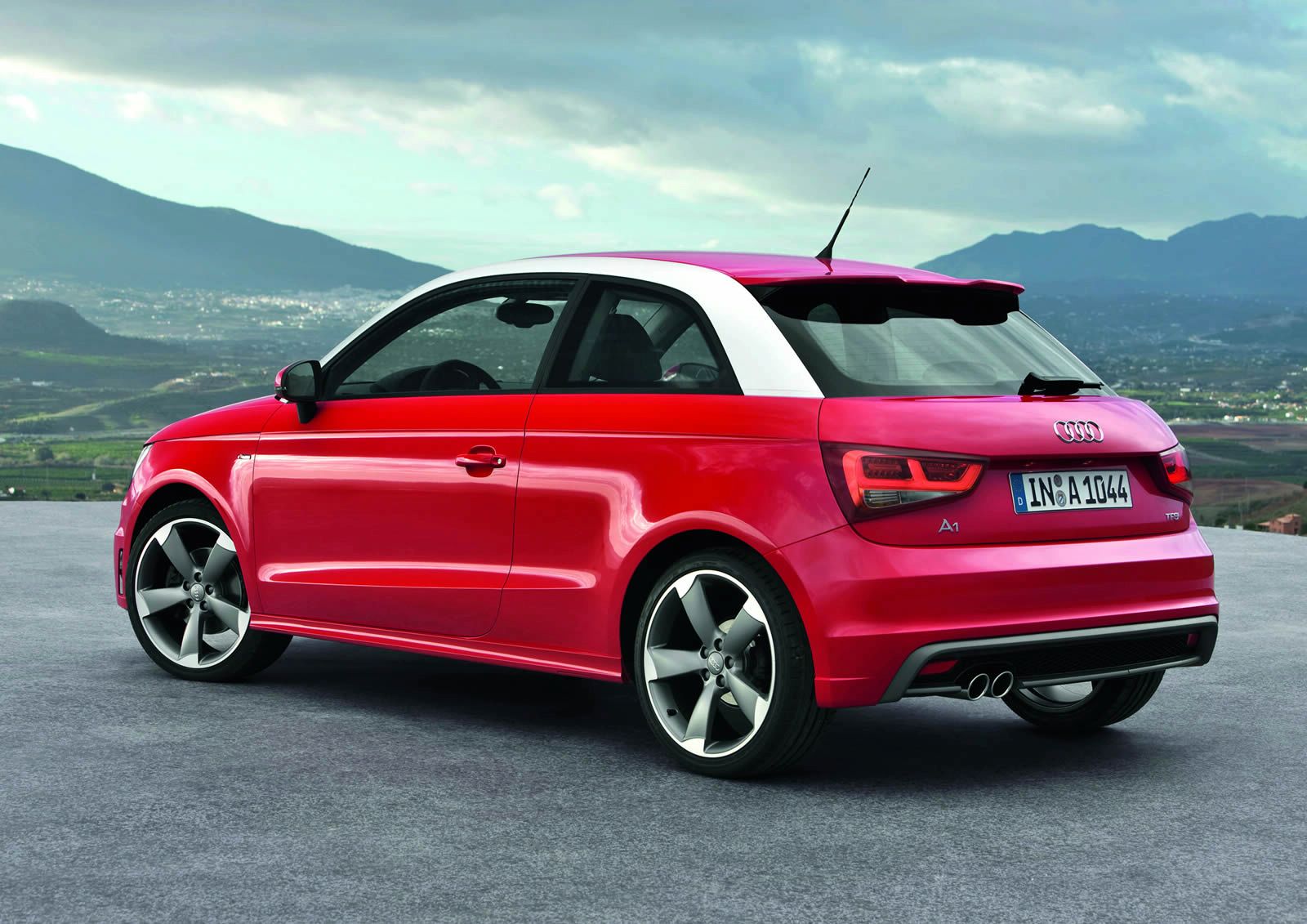 Audi S1