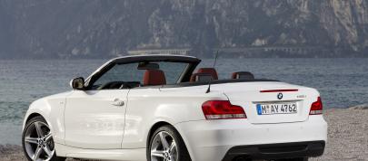 BMW 1 Series Convertible (2011) - picture 4 of 22