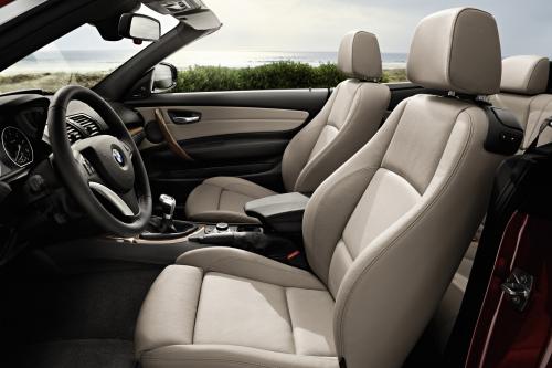 BMW 1 Series Convertible (2011) - picture 16 of 22