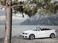 BMW 1 Series Convertible (2011) - picture 2 of 22