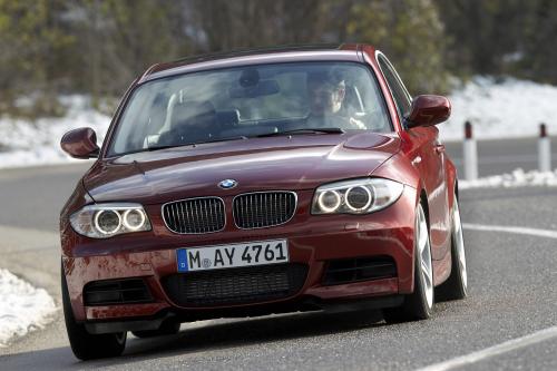 BMW 1 Series Coupe (2011) - picture 8 of 35