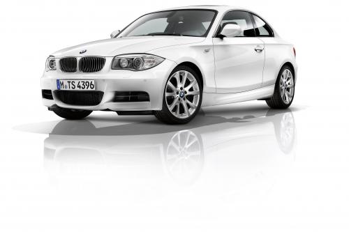 BMW 1 Series Coupe (2011) - picture 17 of 35