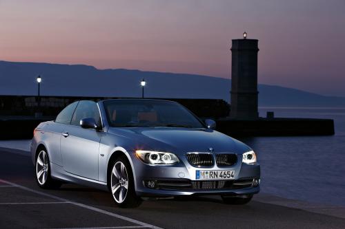 BMW 3 Series Convertible (2011) - picture 17 of 22