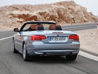 BMW 3 Series Convertible (2011) - picture 2 of 22