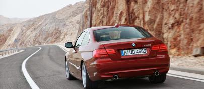 BMW 3 Series Coupe (2011) - picture 4 of 24