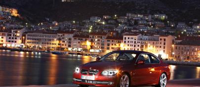 BMW 3 Series Coupe (2011) - picture 23 of 24