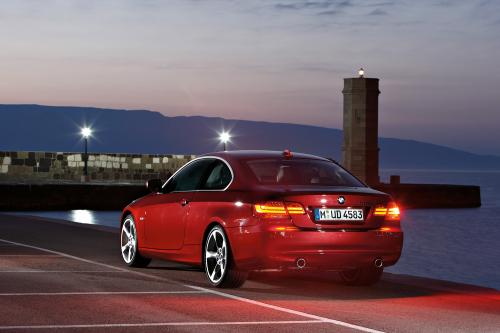 BMW 3 Series Coupe (2011) - picture 24 of 24