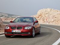 BMW 3 Series Coupe (2011) - picture 2 of 24