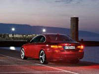 BMW 3 Series Coupe (2011) - picture 2 of 24