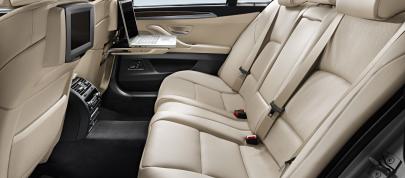 BMW 5 Series Sedan Long Wheelbase (2011) - picture 4 of 15