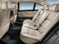 BMW 5 Series Sedan Long Wheelbase (2011) - picture 6 of 15